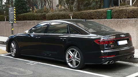 Audi S8