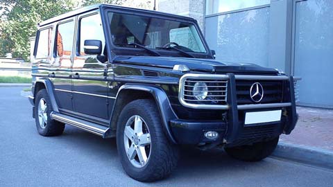 Mercedes-Benz G550